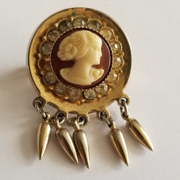 Vintage Karu brooch pin faux cameo gold tone Victorian revival style spike - Picture 9 of 12